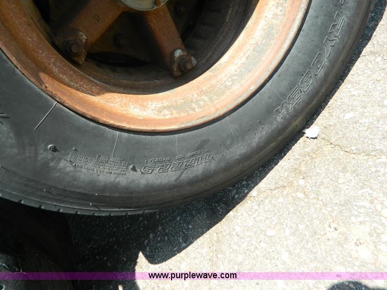 image for item G7957 1980 Trailmobile 306 aluminum tanker trailer