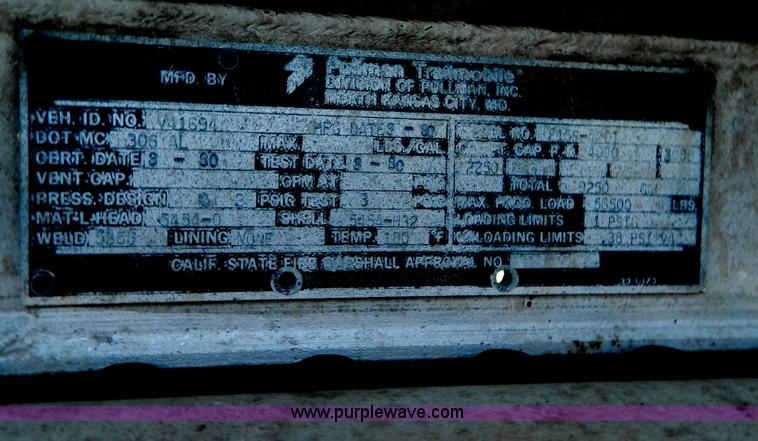 image for item G7957 1980 Trailmobile 306 aluminum tanker trailer