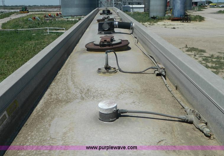 image for item G7957 1980 Trailmobile 306 aluminum tanker trailer