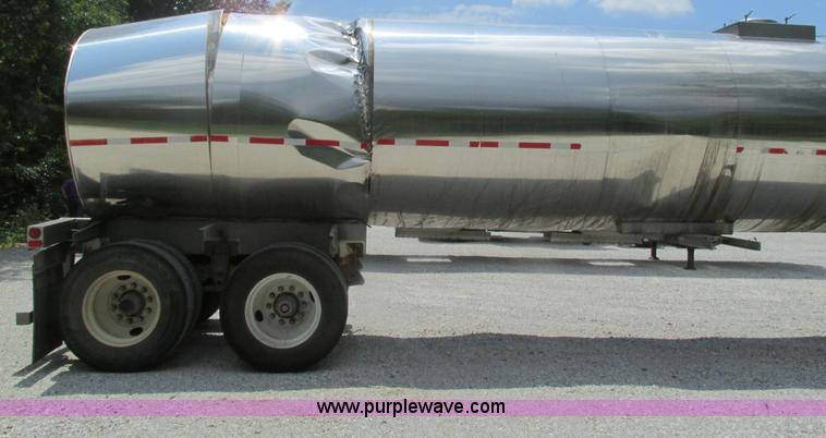 image for item G9468 2001 Brenner insulated tank trailer