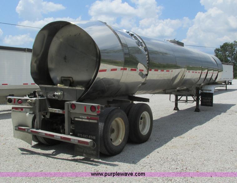 image for item G9468 2001 Brenner insulated tank trailer