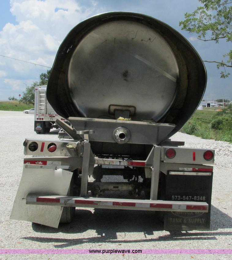 image for item G9468 2001 Brenner insulated tank trailer