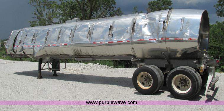 image for item G9468 2001 Brenner insulated tank trailer