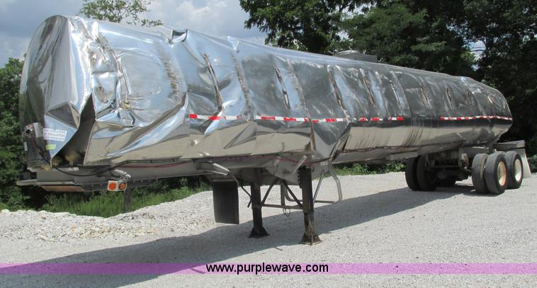 image for item G9468 2001 Brenner insulated tank trailer