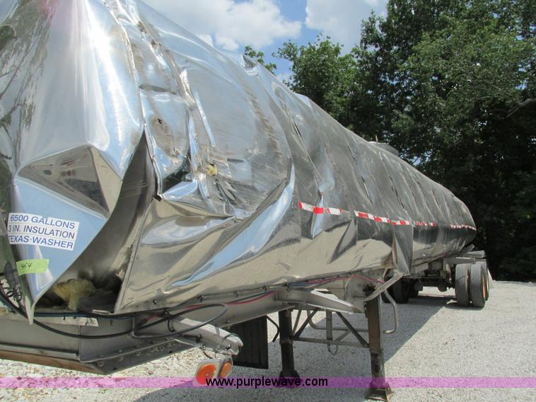 image for item G9468 2001 Brenner insulated tank trailer