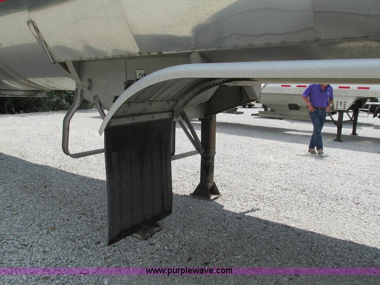 image for item G9468 2001 Brenner insulated tank trailer