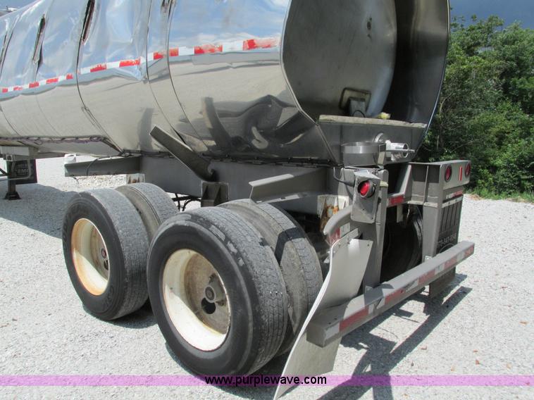 image for item G9468 2001 Brenner insulated tank trailer