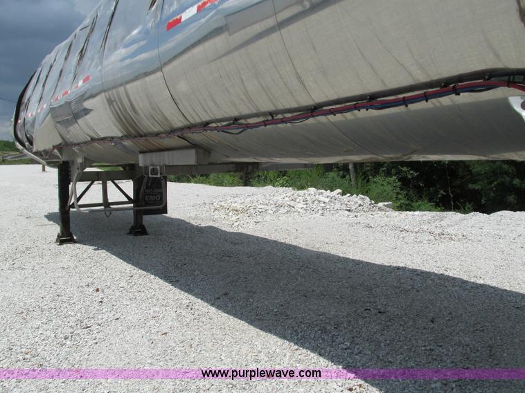 image for item G9468 2001 Brenner insulated tank trailer