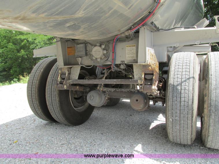 image for item G9468 2001 Brenner insulated tank trailer