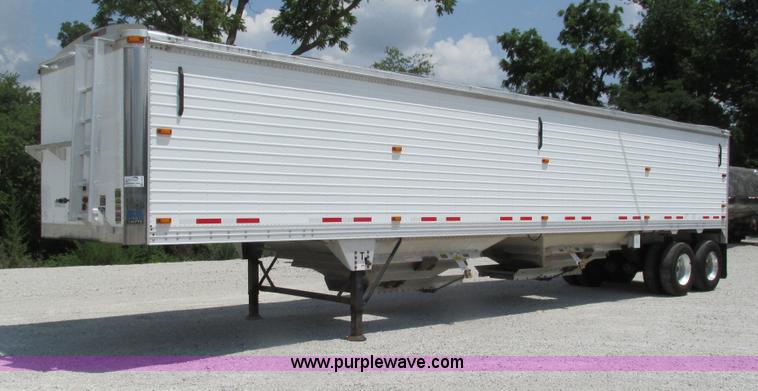image for item G9469 2008 Timpte Super Hopper grain trailer