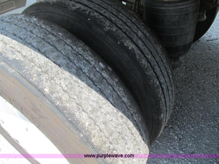 image for item G9469 2008 Timpte Super Hopper grain trailer