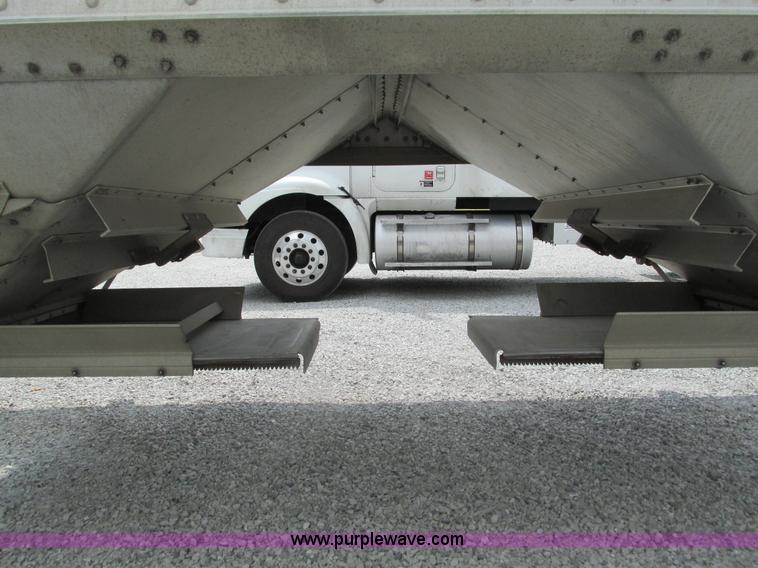 image for item G9470 2008 Timpte Super Hopper grain trailer