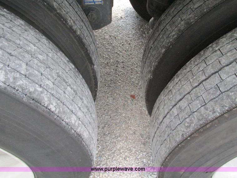 image for item G9470 2008 Timpte Super Hopper grain trailer