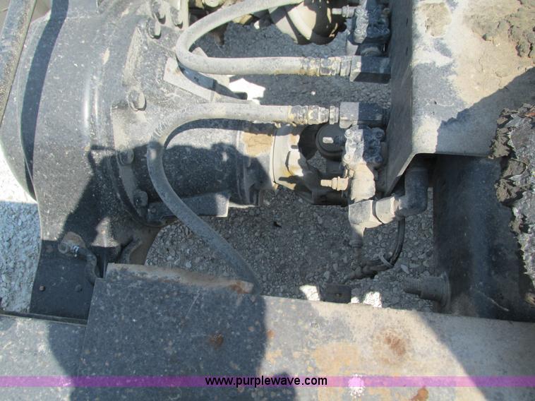 image for item G9471 2006 International 9400i SBA semi truck