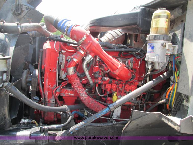 image for item G9471 2006 International 9400i SBA semi truck