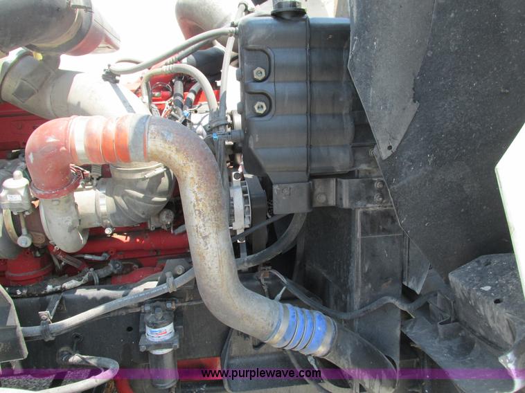 image for item G9471 2006 International 9400i SBA semi truck