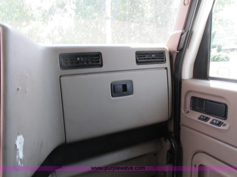 image for item G9471 2006 International 9400i SBA semi truck