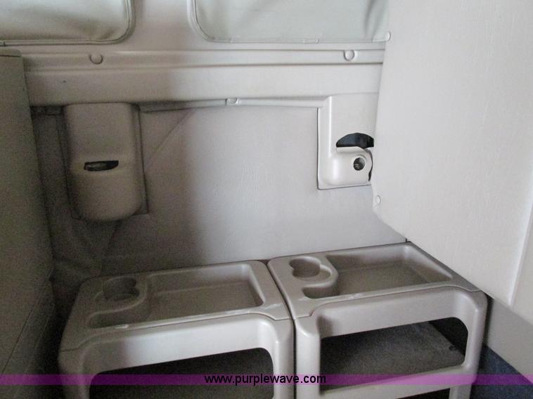 image for item G9471 2006 International 9400i SBA semi truck