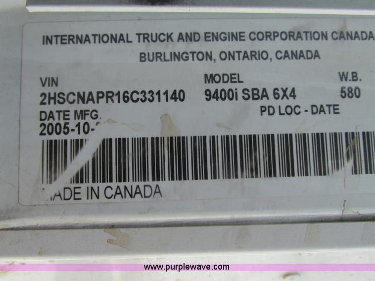 image for item G9471 2006 International 9400i SBA semi truck