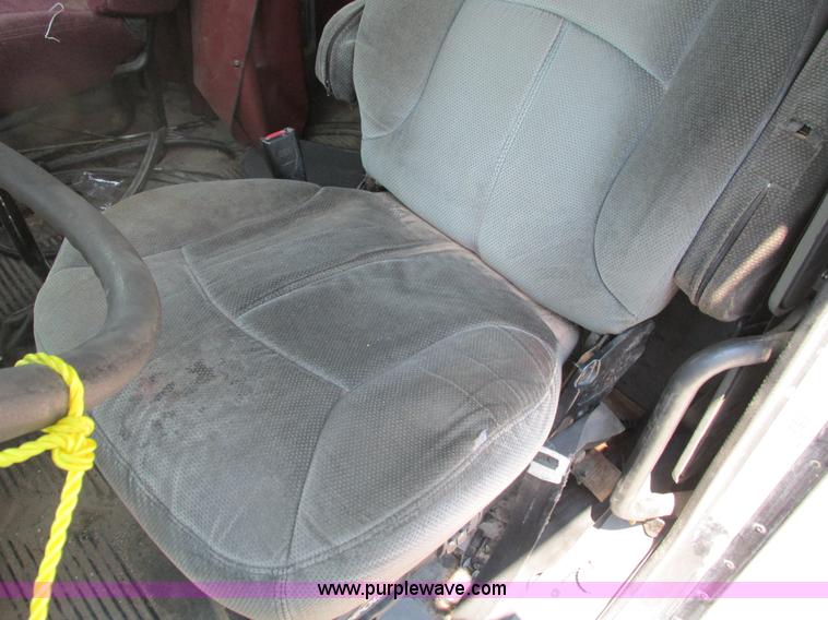 image for item G9472 2003 Freightliner Century Class ST120 semi truck