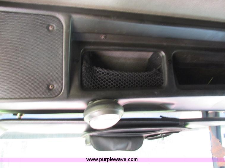 image for item G9498 1995 Volvo WIA semi truck