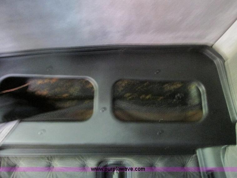 image for item G9498 1995 Volvo WIA semi truck