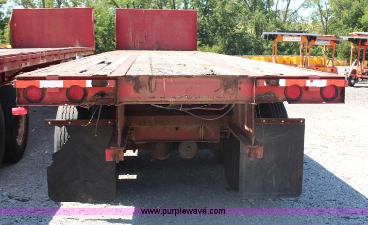 image for item H6712 1980 Dunham flatbed trailer