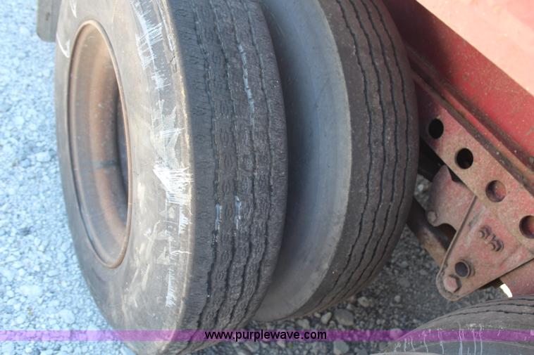 image for item H6712 1980 Dunham flatbed trailer