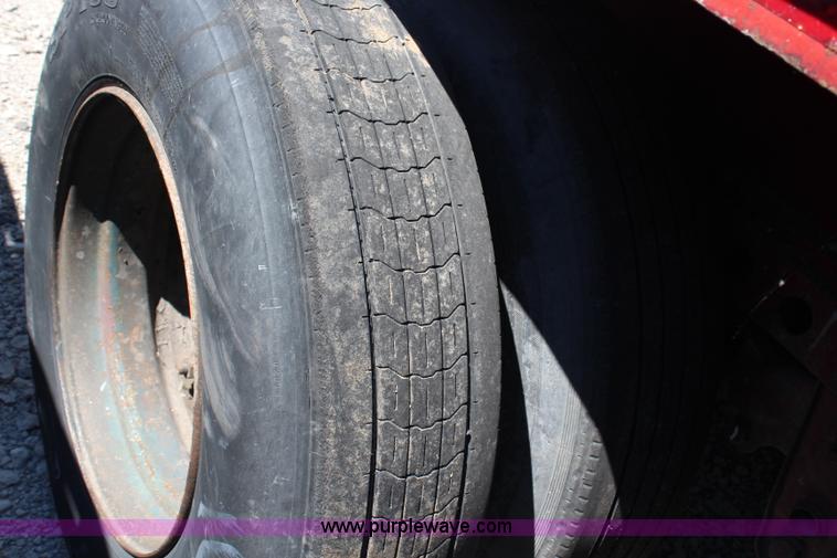 image for item H6712 1980 Dunham flatbed trailer