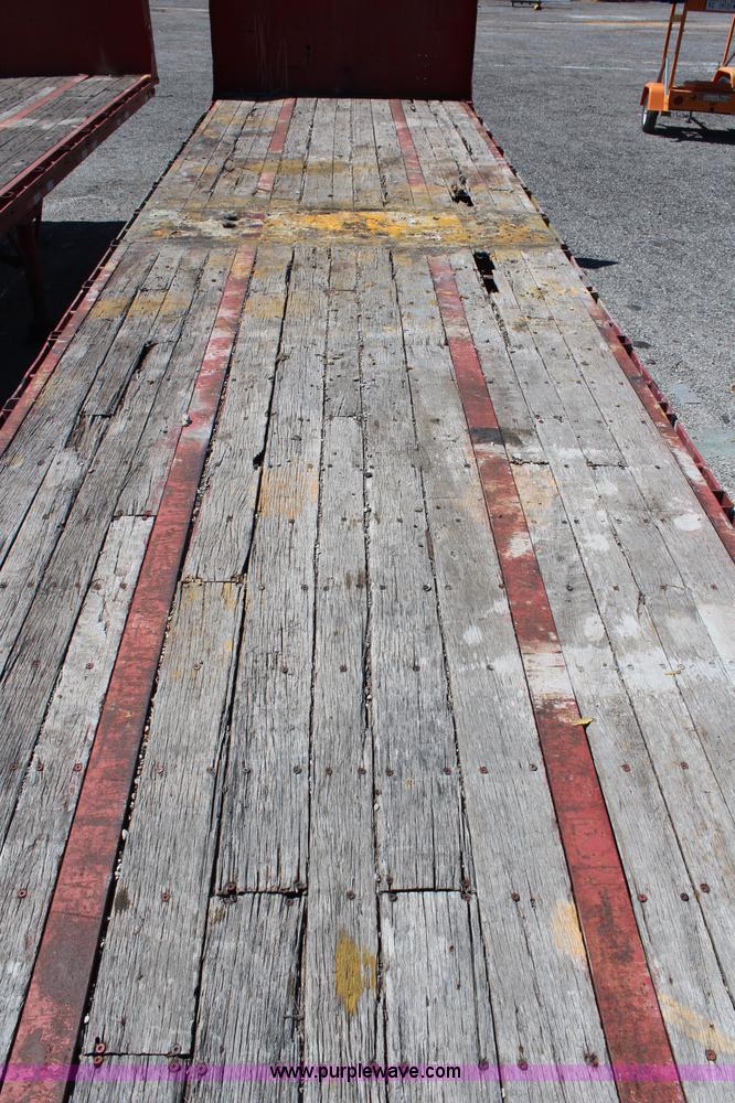 image for item H6712 1980 Dunham flatbed trailer