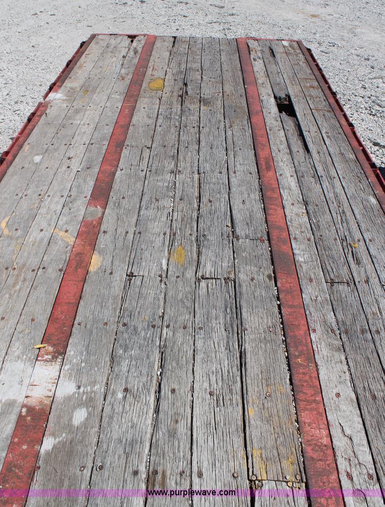 image for item H6712 1980 Dunham flatbed trailer