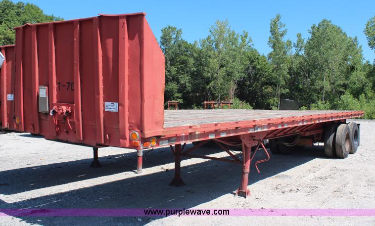 image for item H6713 1979 Dunham flatbed trailer