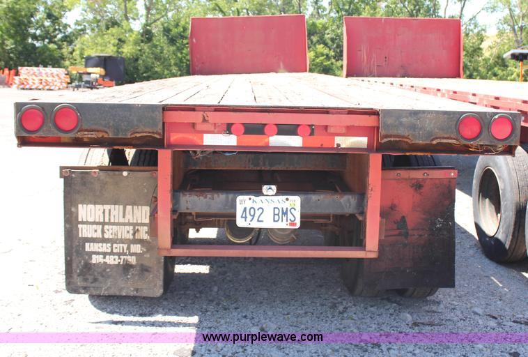 image for item H6713 1979 Dunham flatbed trailer