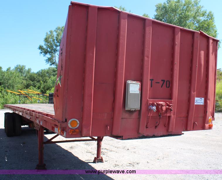 image for item H6713 1979 Dunham flatbed trailer