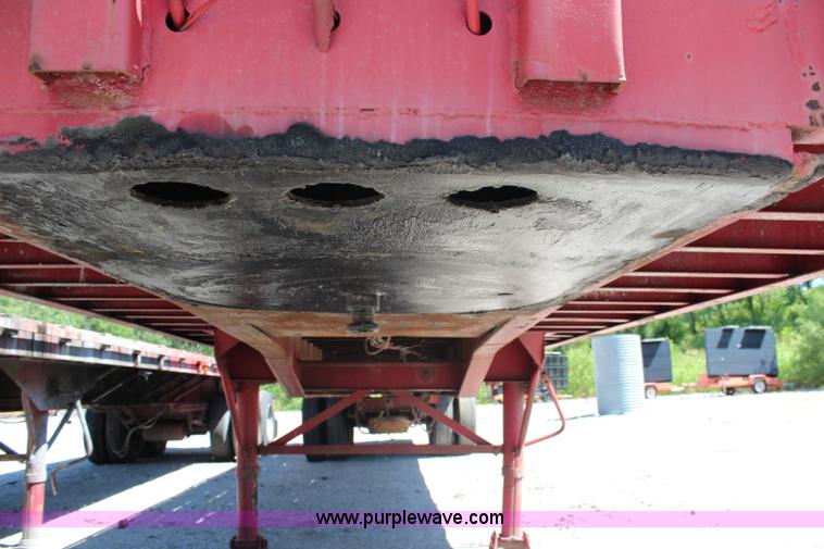 image for item H6713 1979 Dunham flatbed trailer
