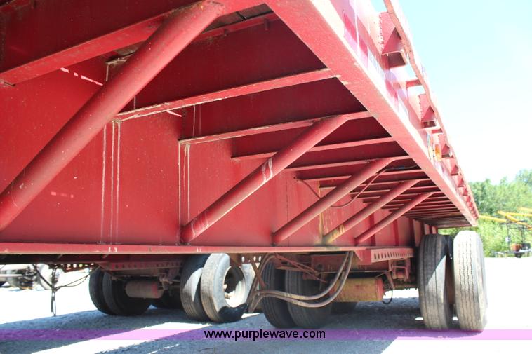 image for item H6713 1979 Dunham flatbed trailer