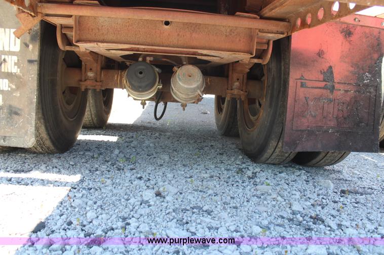 image for item H6713 1979 Dunham flatbed trailer