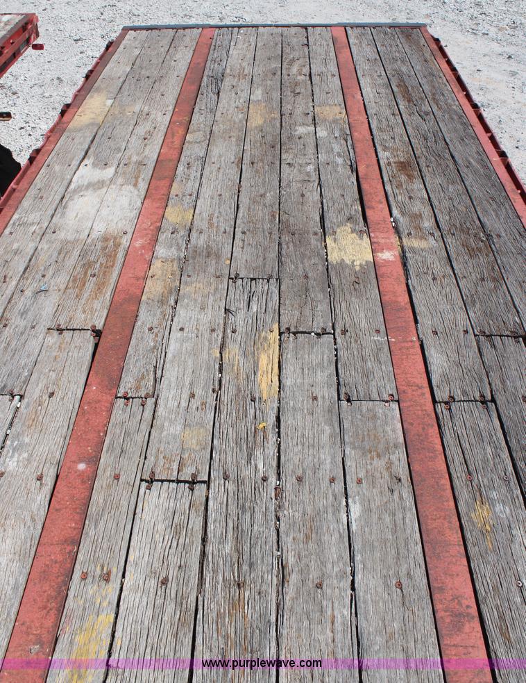 image for item H6713 1979 Dunham flatbed trailer