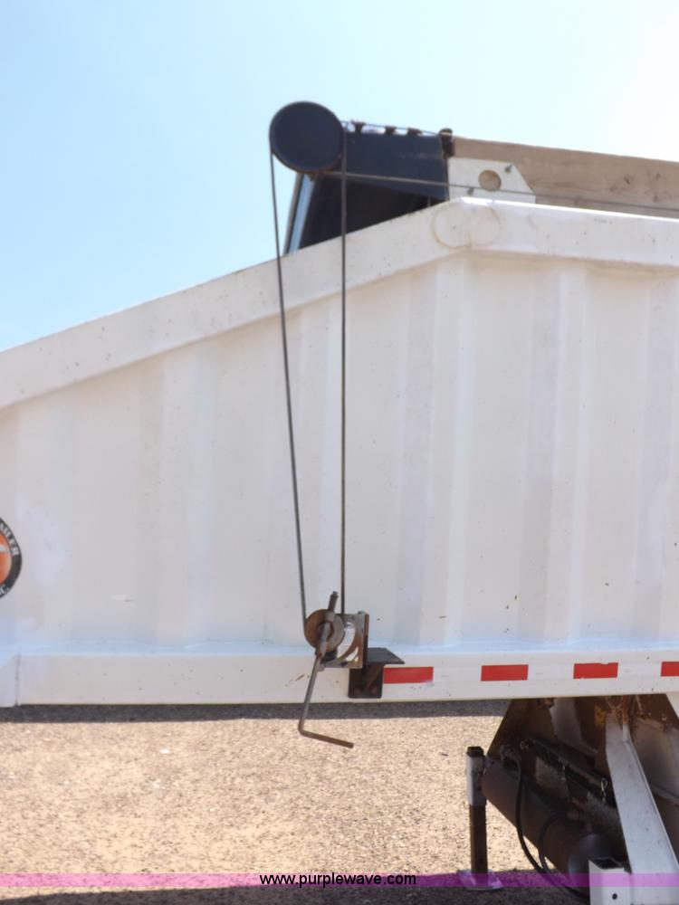 image for item H7007 2007 CTS BDT-40 belly dump trailer