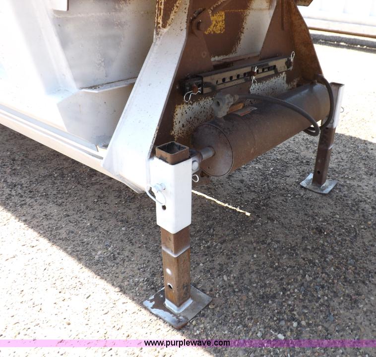 image for item H7007 2007 CTS BDT-40 belly dump trailer