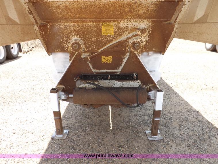 image for item H7007 2007 CTS BDT-40 belly dump trailer