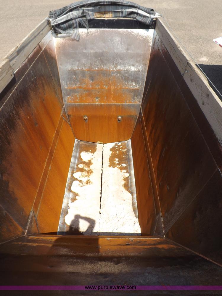 image for item H7007 2007 CTS BDT-40 belly dump trailer