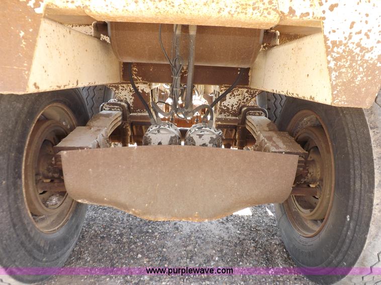 image for item H7007 2007 CTS BDT-40 belly dump trailer