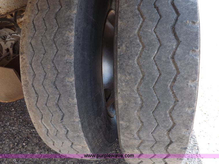 image for item H7007 2007 CTS BDT-40 belly dump trailer