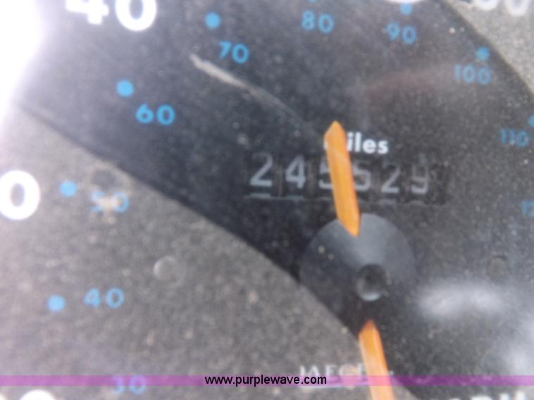 image for item H7169 1998 Mack CS200P semi truck