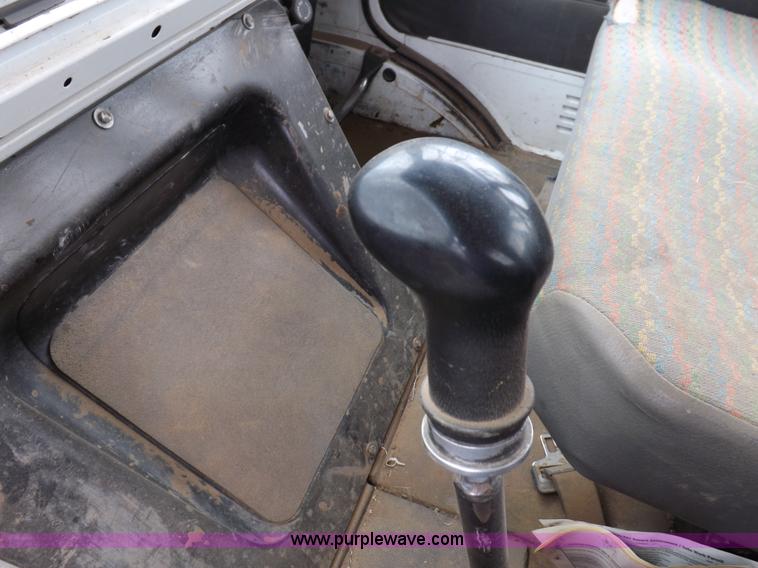 image for item H7169 1998 Mack CS200P semi truck