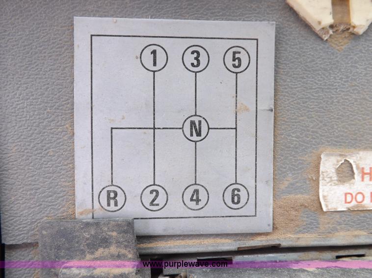 image for item H7169 1998 Mack CS200P semi truck