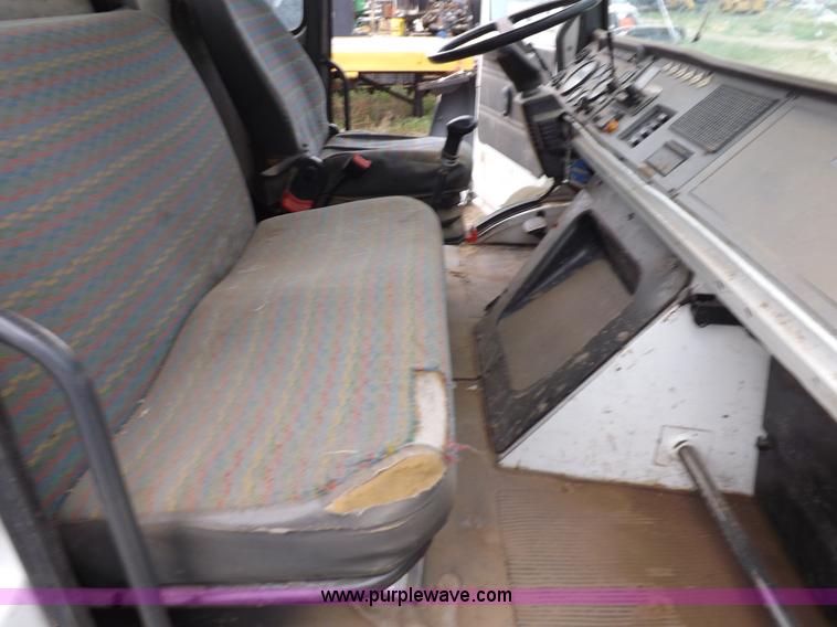 image for item H7169 1998 Mack CS200P semi truck