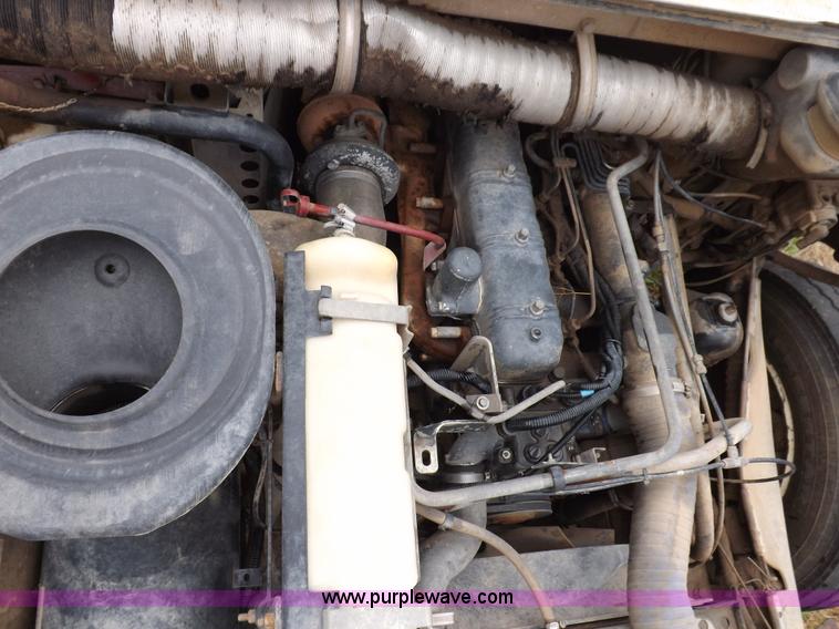 image for item H7169 1998 Mack CS200P semi truck