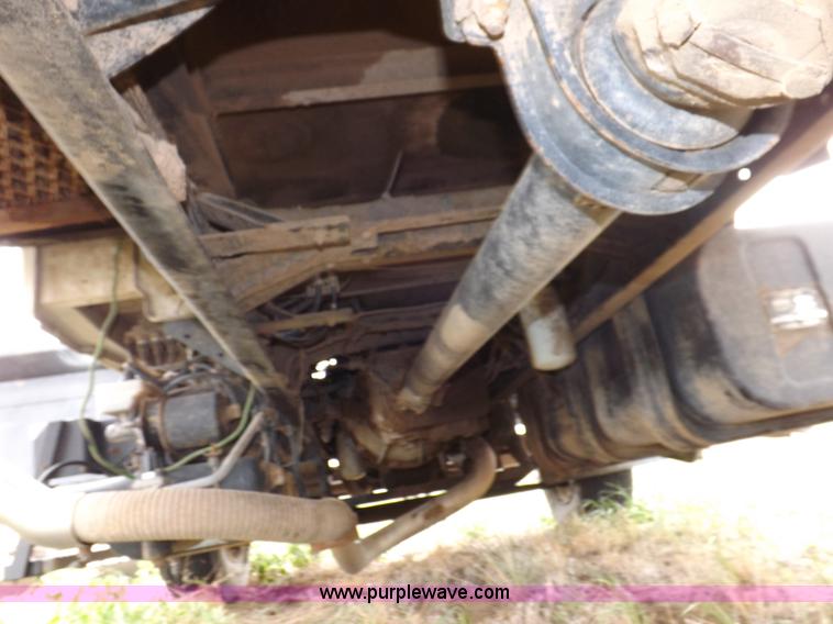 image for item H7169 1998 Mack CS200P semi truck